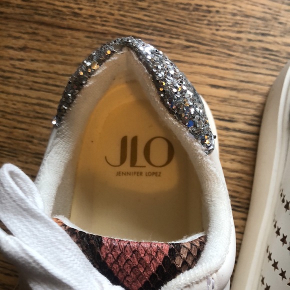 NWT JLO Women’s athletics shoes 6 1/2 medium. 1 1/2 inch heel. - Picture 5 of 8